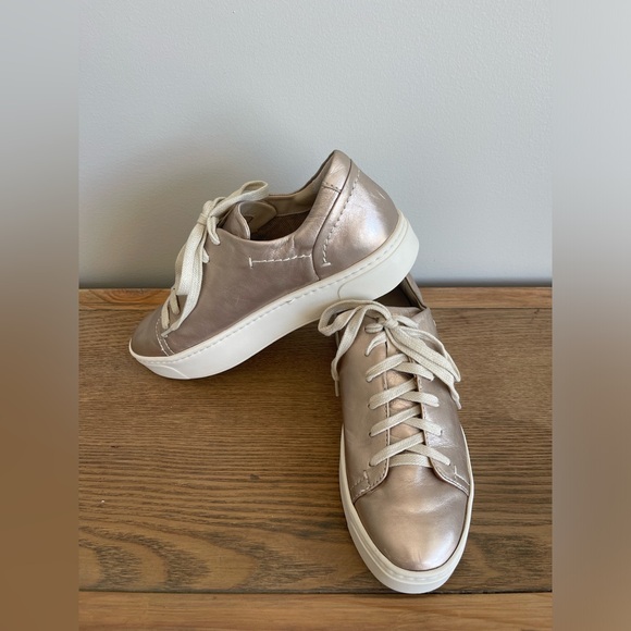 Naked Feet Shoes - Naked Feet Helixx Size 9.5